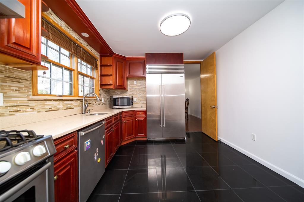 Single Family Hollywood  Queens, NY 11363, MLS-854275-7