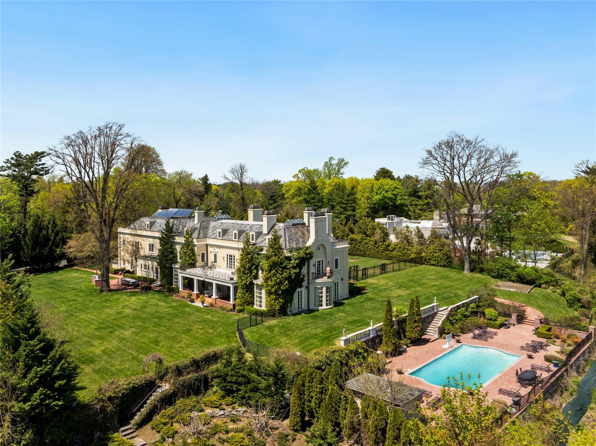 Single Family Blue Sea  Nassau County, NY 11024, MLS-854286-2