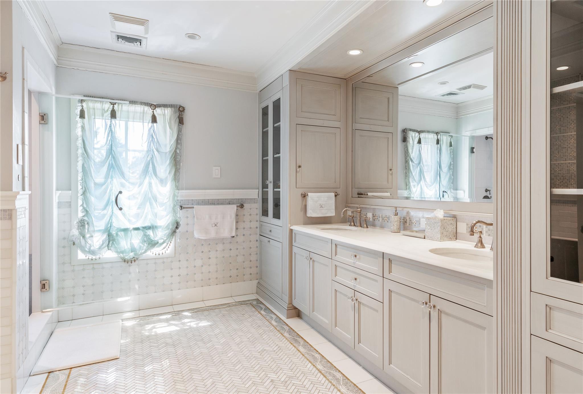 Single Family Blue Sea  Nassau County, NY 11024, MLS-854286-29