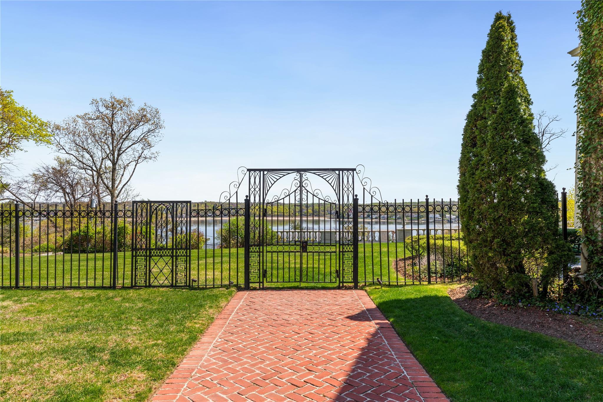 Single Family Blue Sea  Nassau County, NY 11024, MLS-854286-43