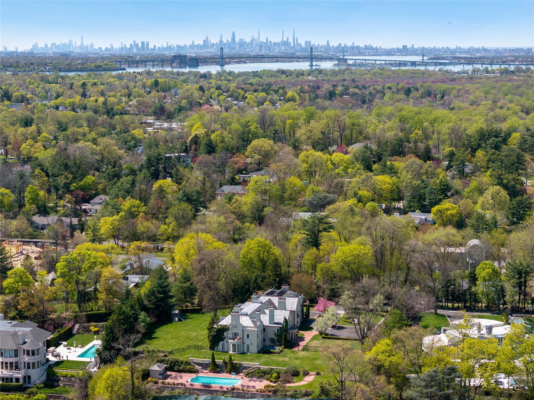 Single Family Blue Sea  Nassau County, NY 11024, MLS-854286-49