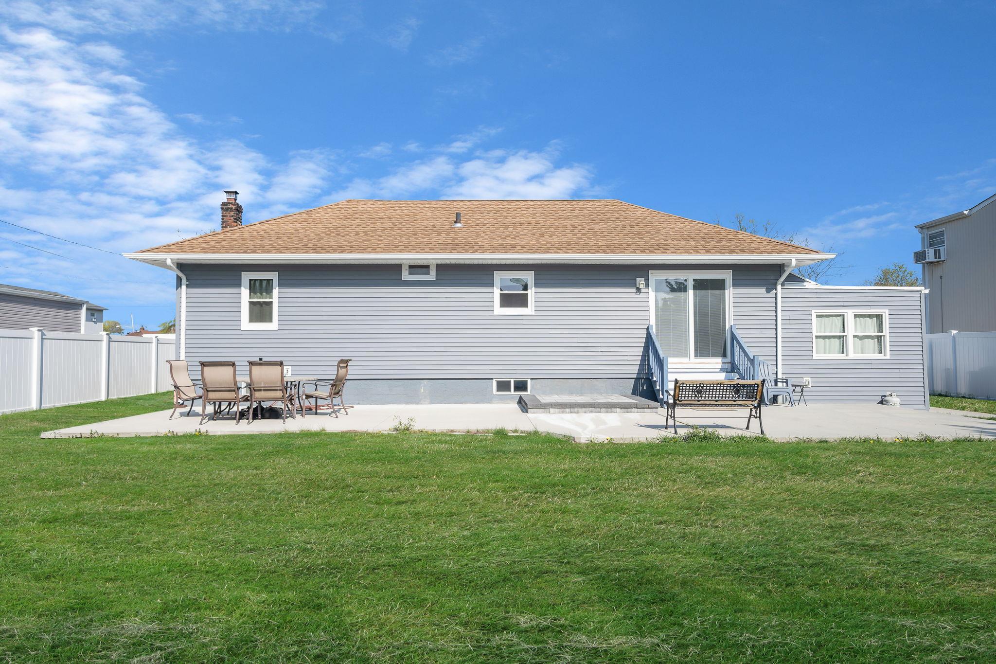 Single Family Chicot  Suffolk County, NY 11795, MLS-854308-25