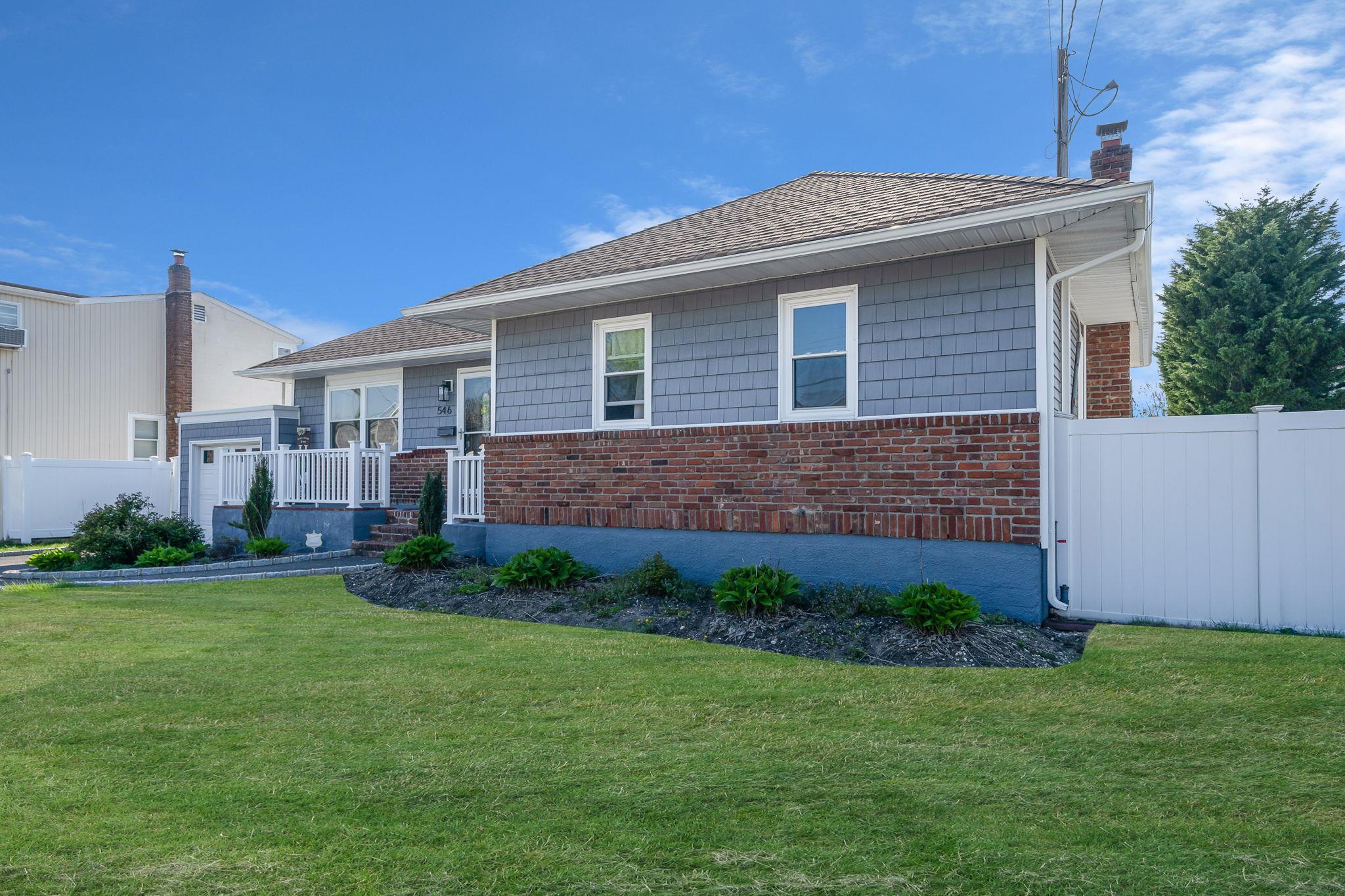 Single Family Chicot  Suffolk County, NY 11795, MLS-854308-3