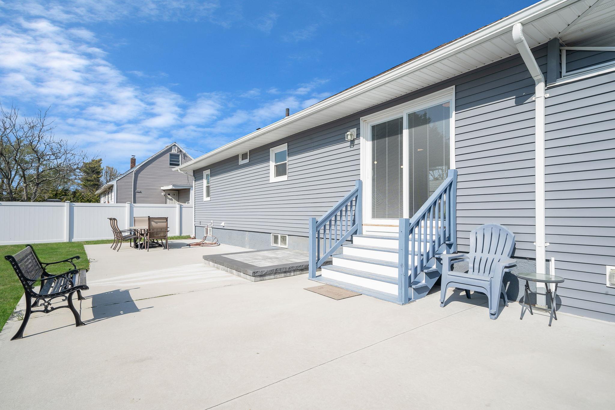 Single Family Chicot  Suffolk County, NY 11795, MLS-854308-5