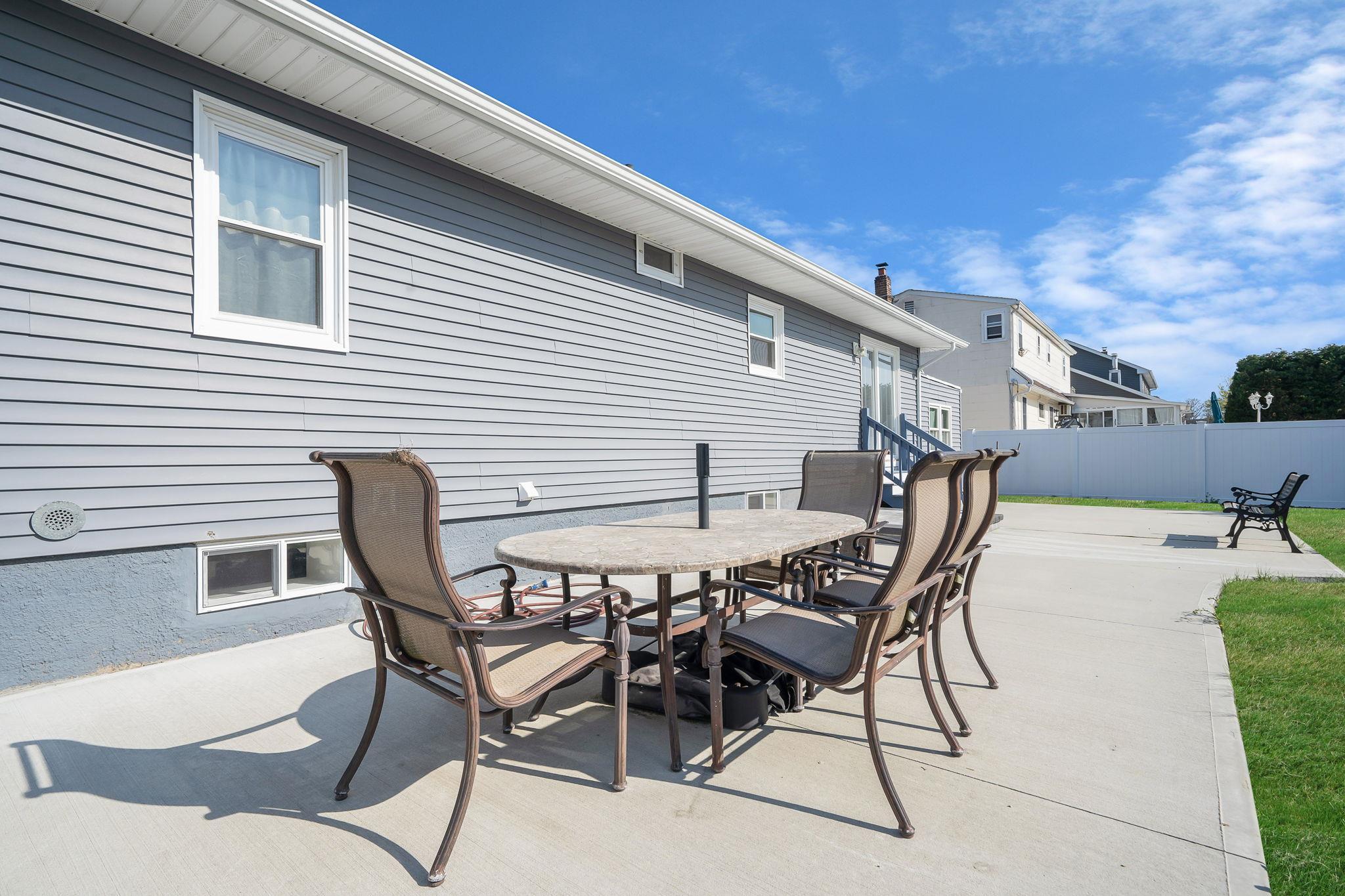 Single Family Chicot  Suffolk County, NY 11795, MLS-854308-6