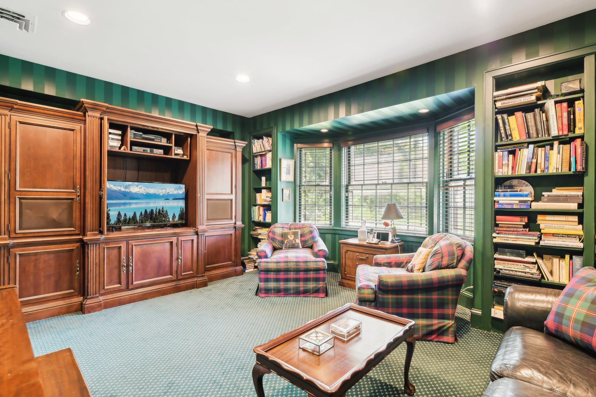 Single Family Pond  Nassau County, NY 11559, MLS-854310-21