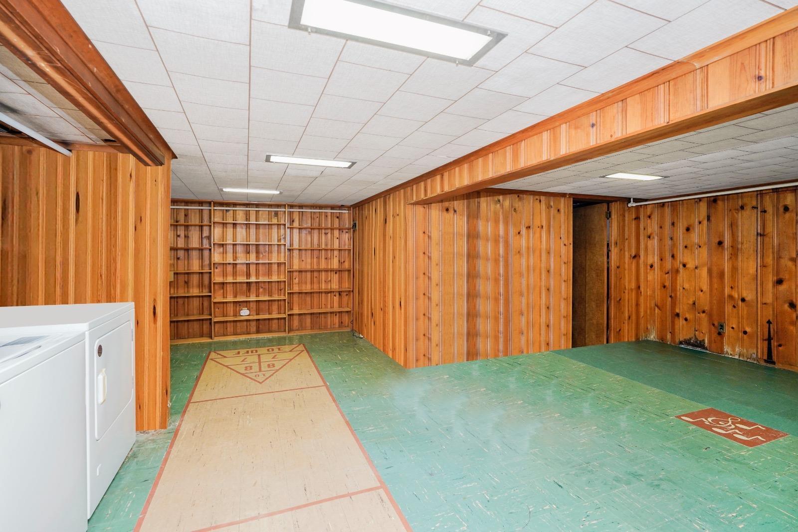 Single Family Ave  Staten Island, NY 10314, MLS-854318-28
