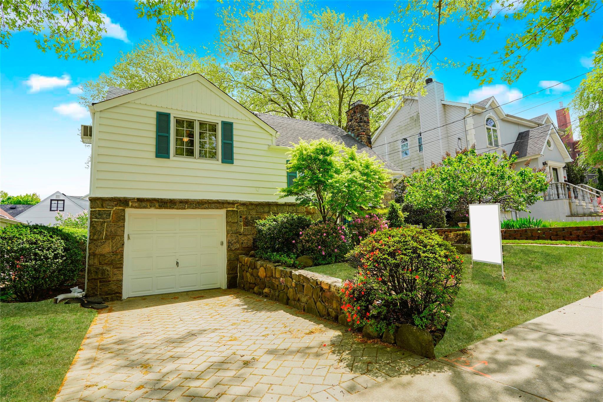 Single Family Ave  Staten Island, NY 10314, MLS-854318-3