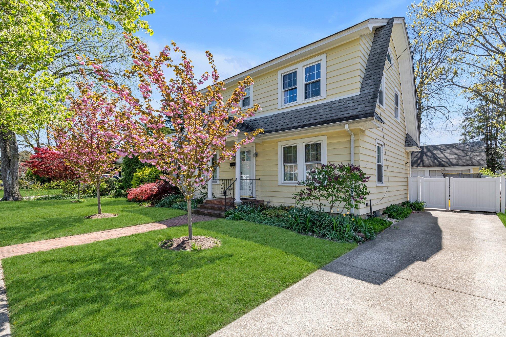 Single Family Hewlett  Nassau County, NY 11566, MLS-854326-21