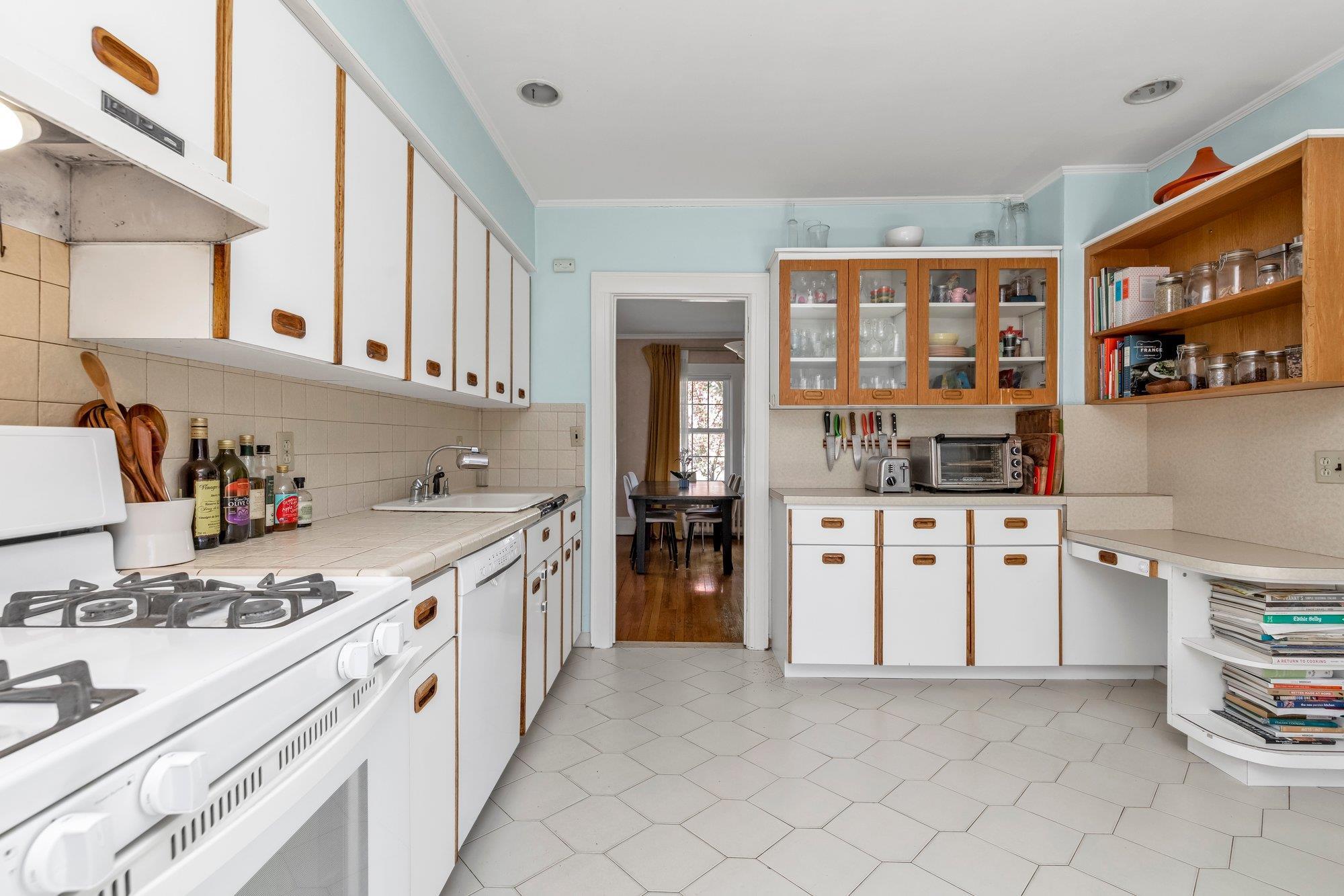 Single Family Hewlett  Nassau County, NY 11566, MLS-854326-9