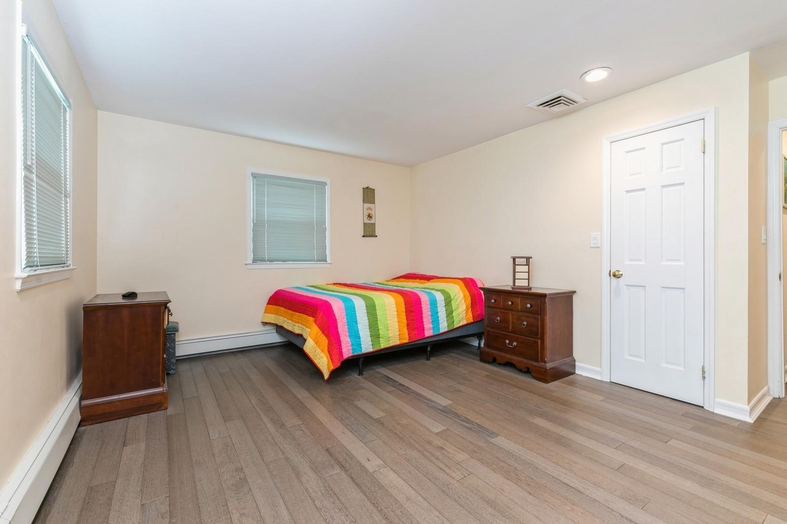 Single Family Tara  Nassau County, NY 11576, MLS-854353-21