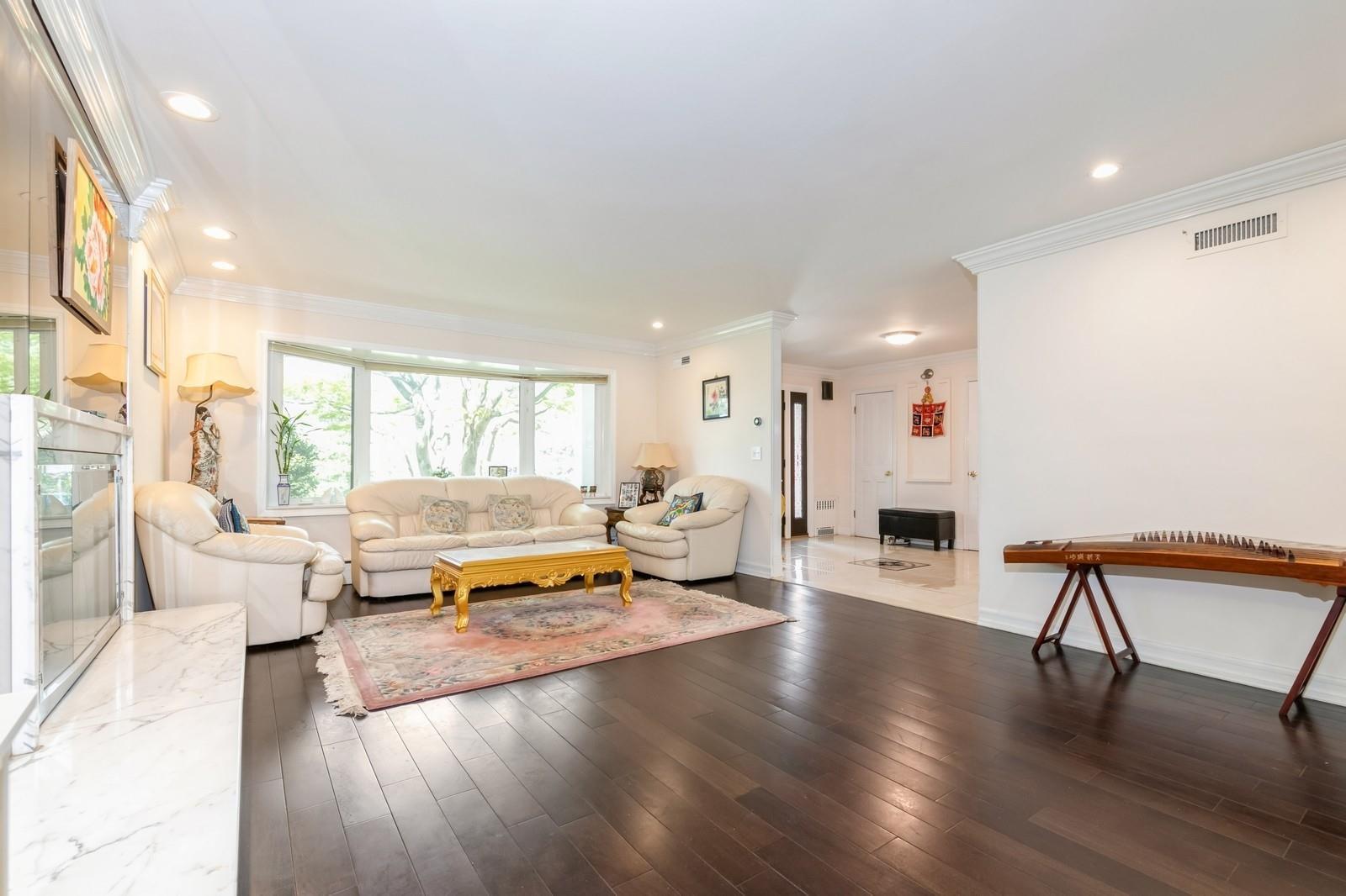 Single Family Tara  Nassau County, NY 11576, MLS-854353-9
