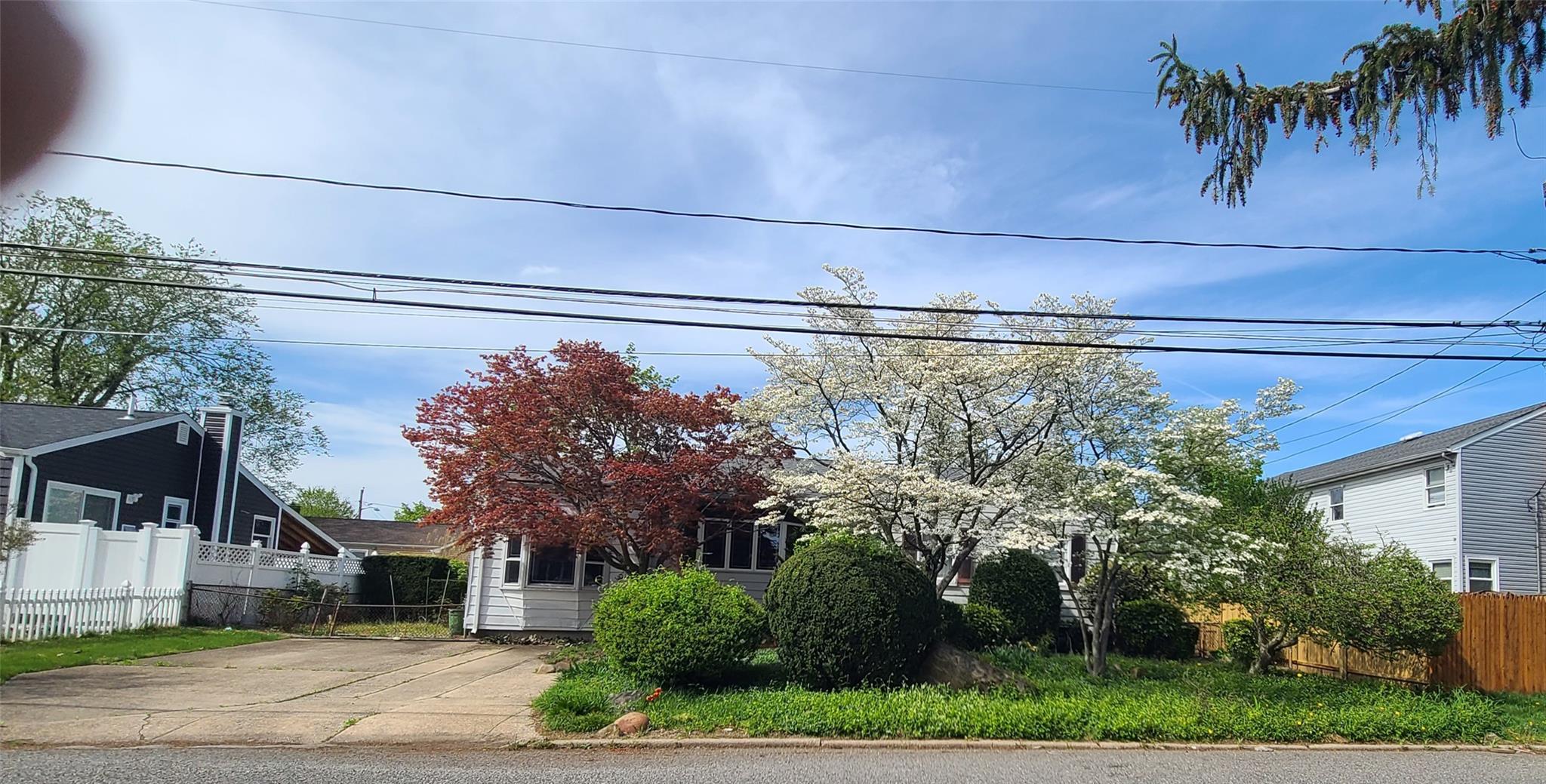 Single Family Hale  Suffolk County, NY 11717, MLS-854368-2