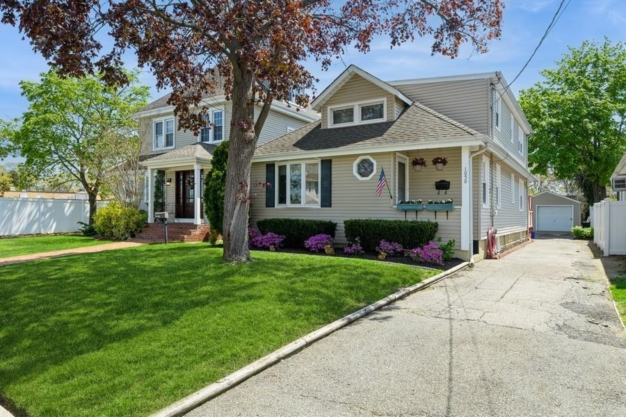 Single Family Lakeside  Nassau County, NY 11510, MLS-854374-2