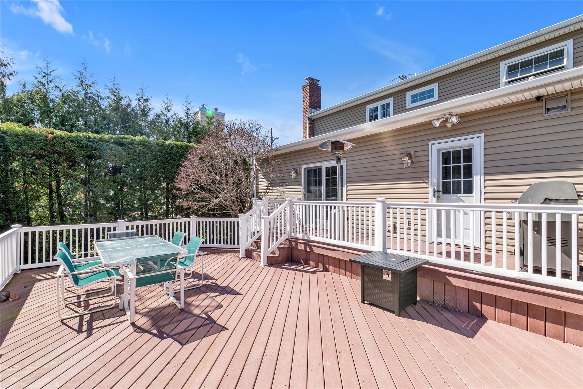 Single Family Chestnut  Nassau County, NY 11545, MLS-854381-27