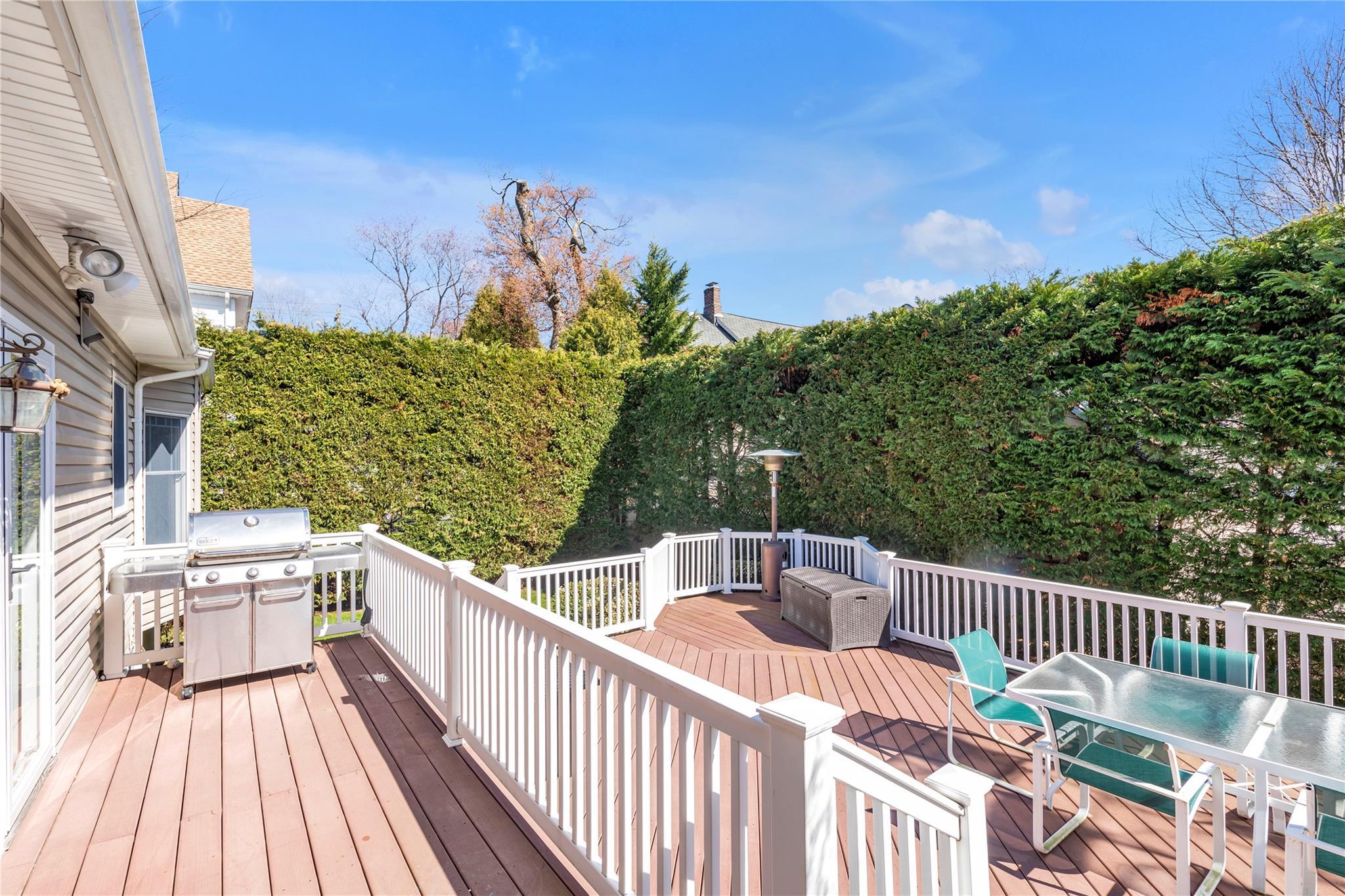 Single Family Chestnut  Nassau County, NY 11545, MLS-854381-28