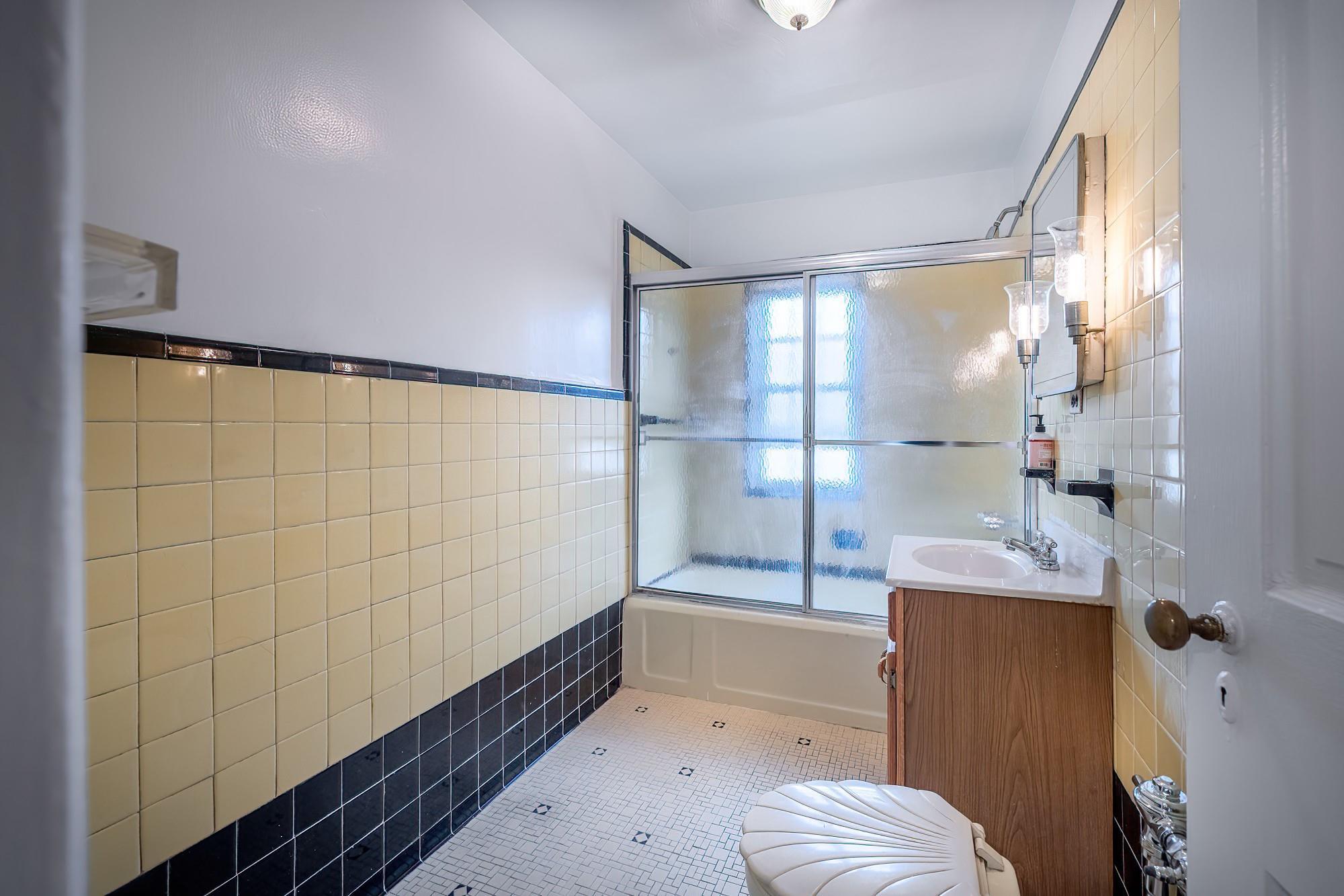 Single Family 234th  Bronx, NY 10463, MLS-854405-11