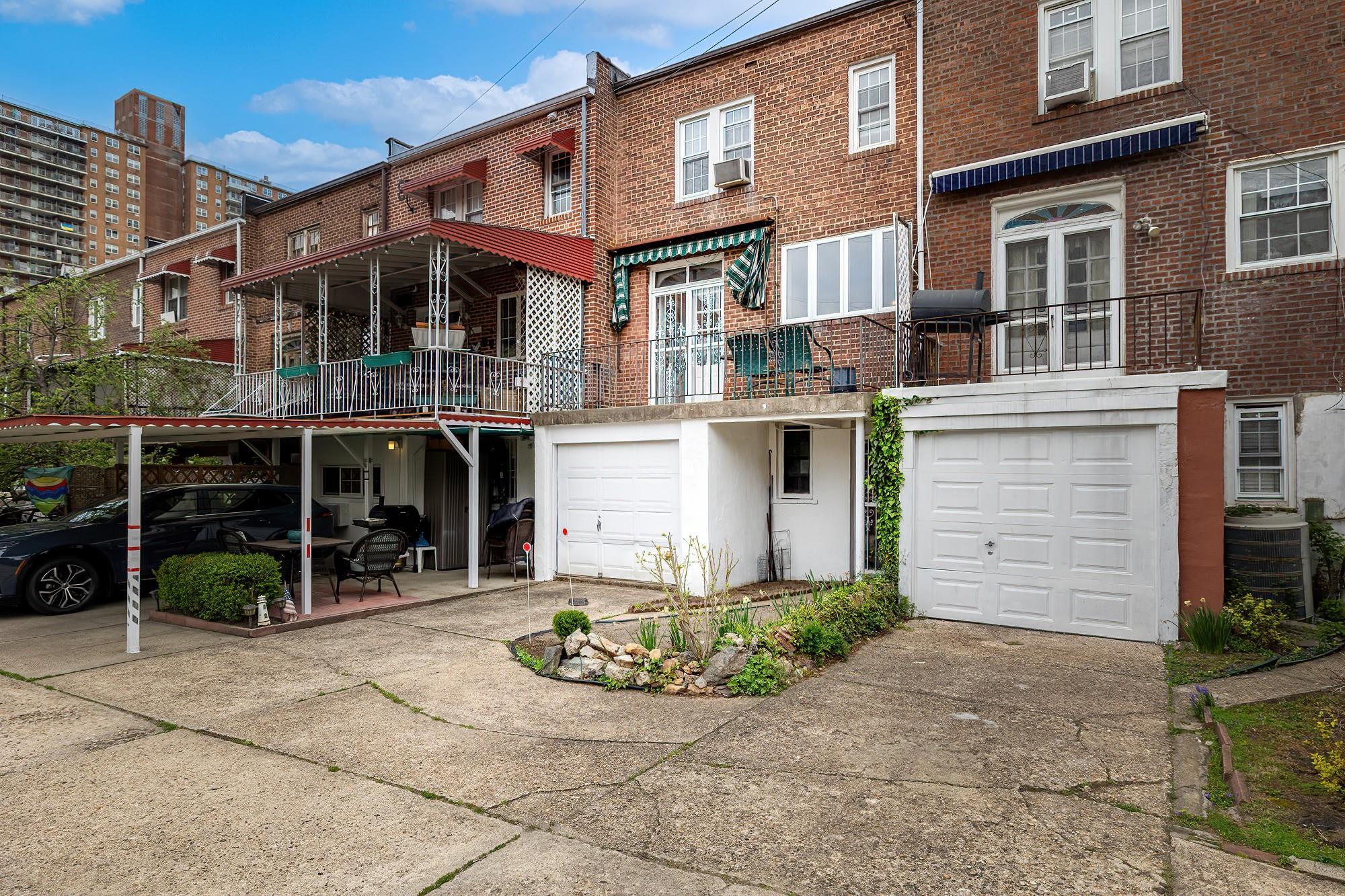 Single Family 234th  Bronx, NY 10463, MLS-854405-17