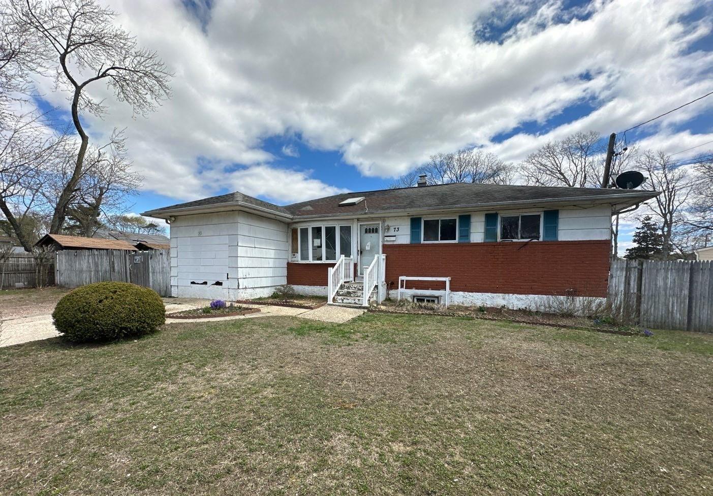 Single Family 4th  Suffolk County, NY 11717, MLS-854409-2