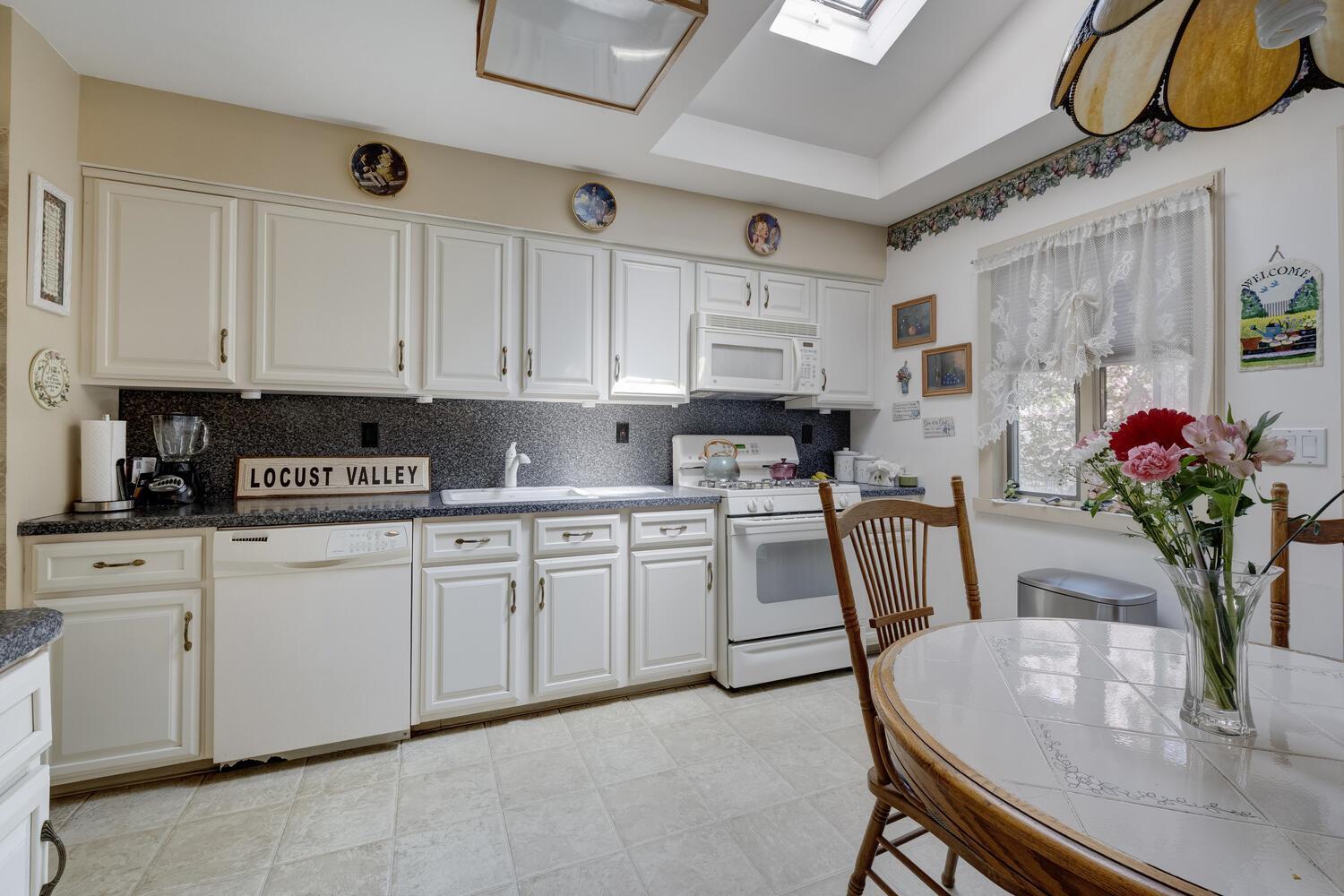 Single Family Michael F  Nassau County, NY 11560, MLS-854411-10