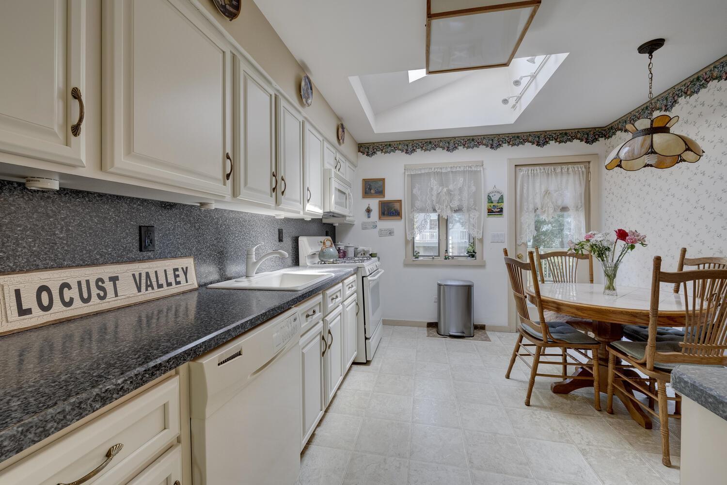 Single Family Michael F  Nassau County, NY 11560, MLS-854411-8