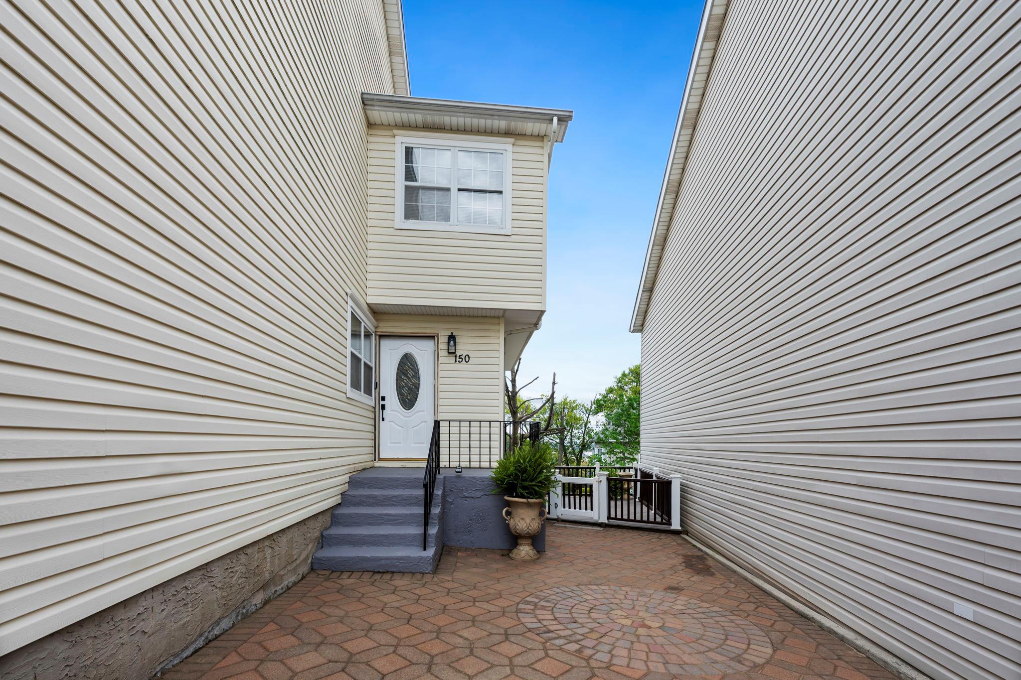 Single Family Northview  Staten Island, NY 10301, MLS-854429-3