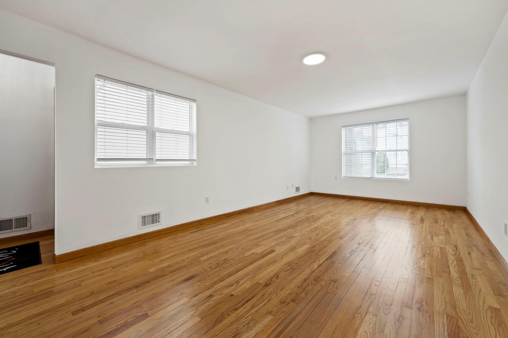 Single Family Northview  Staten Island, NY 10301, MLS-854429-5
