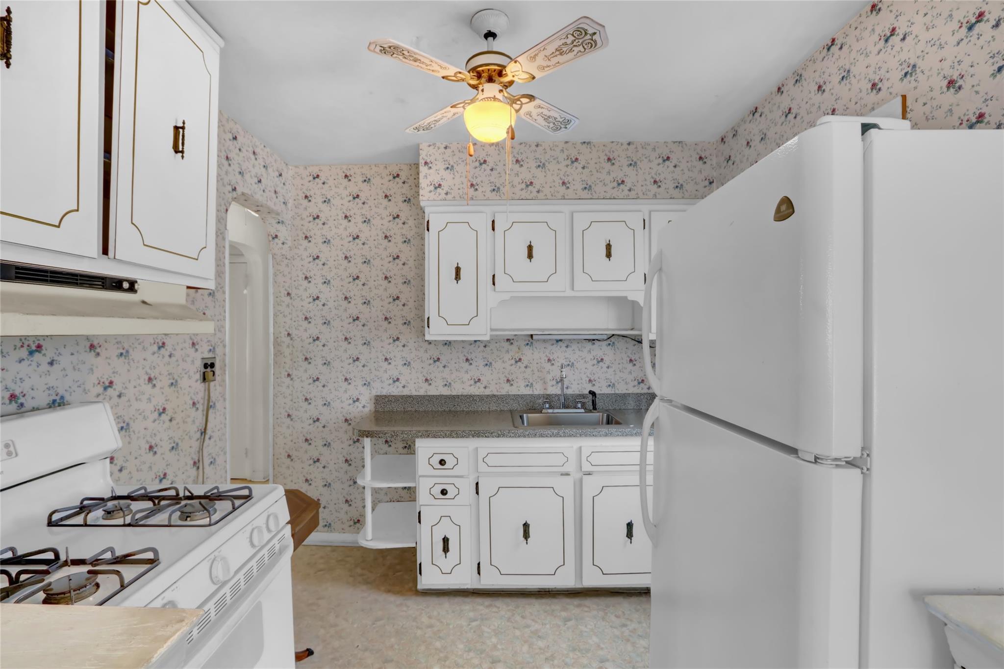 Single Family Walton  Nassau County, NY 11553, MLS-854447-7