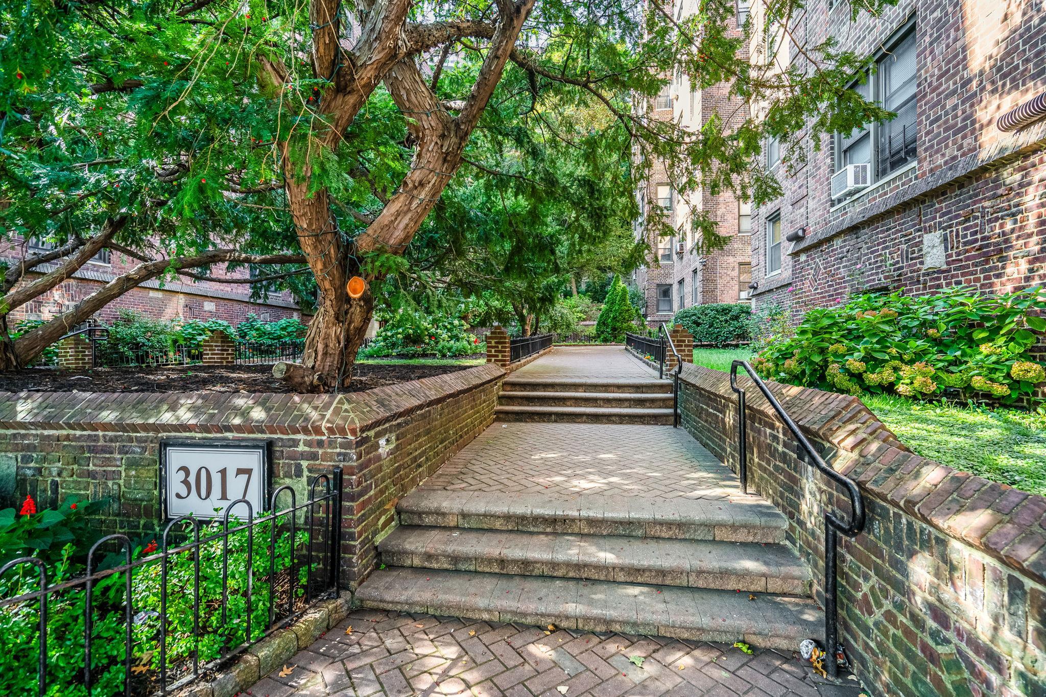 Coop Riverdale  Bronx, NY 10463, MLS-854463-2