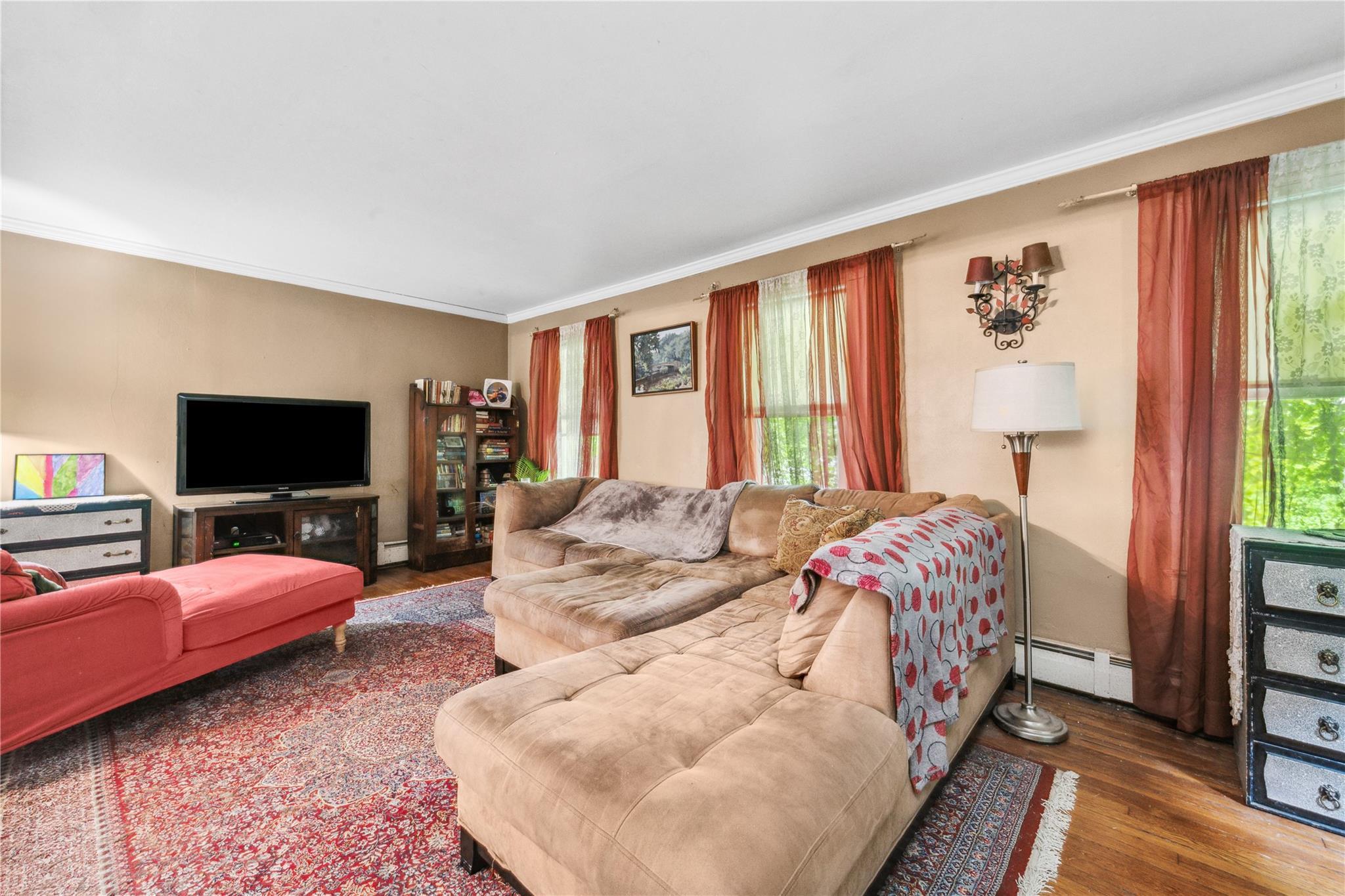 Single Family Juengstville  Westchester County, NY 10519, MLS-854469-6