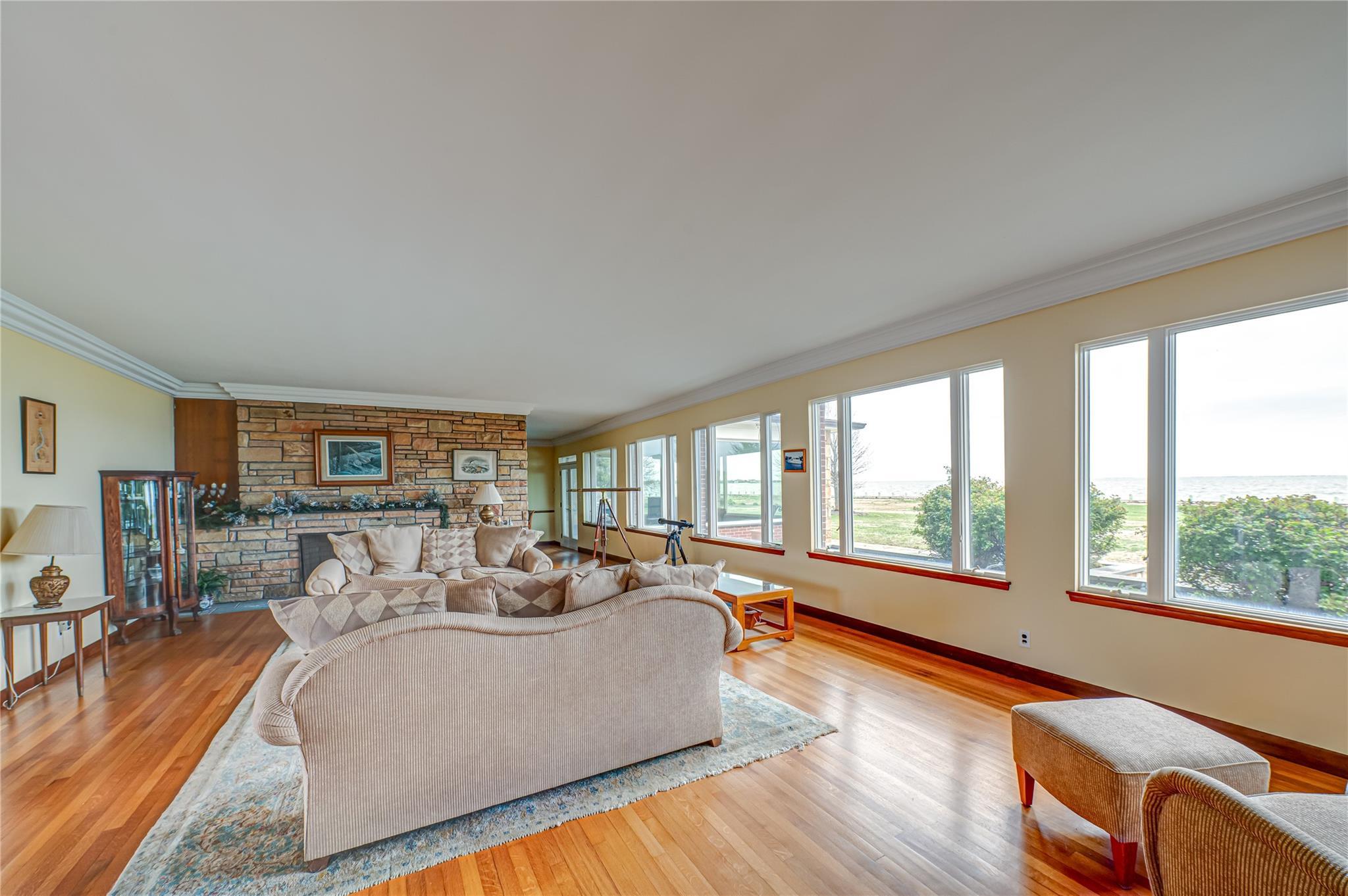 Single Family West  Suffolk County, NY 11706, MLS-854479-8
