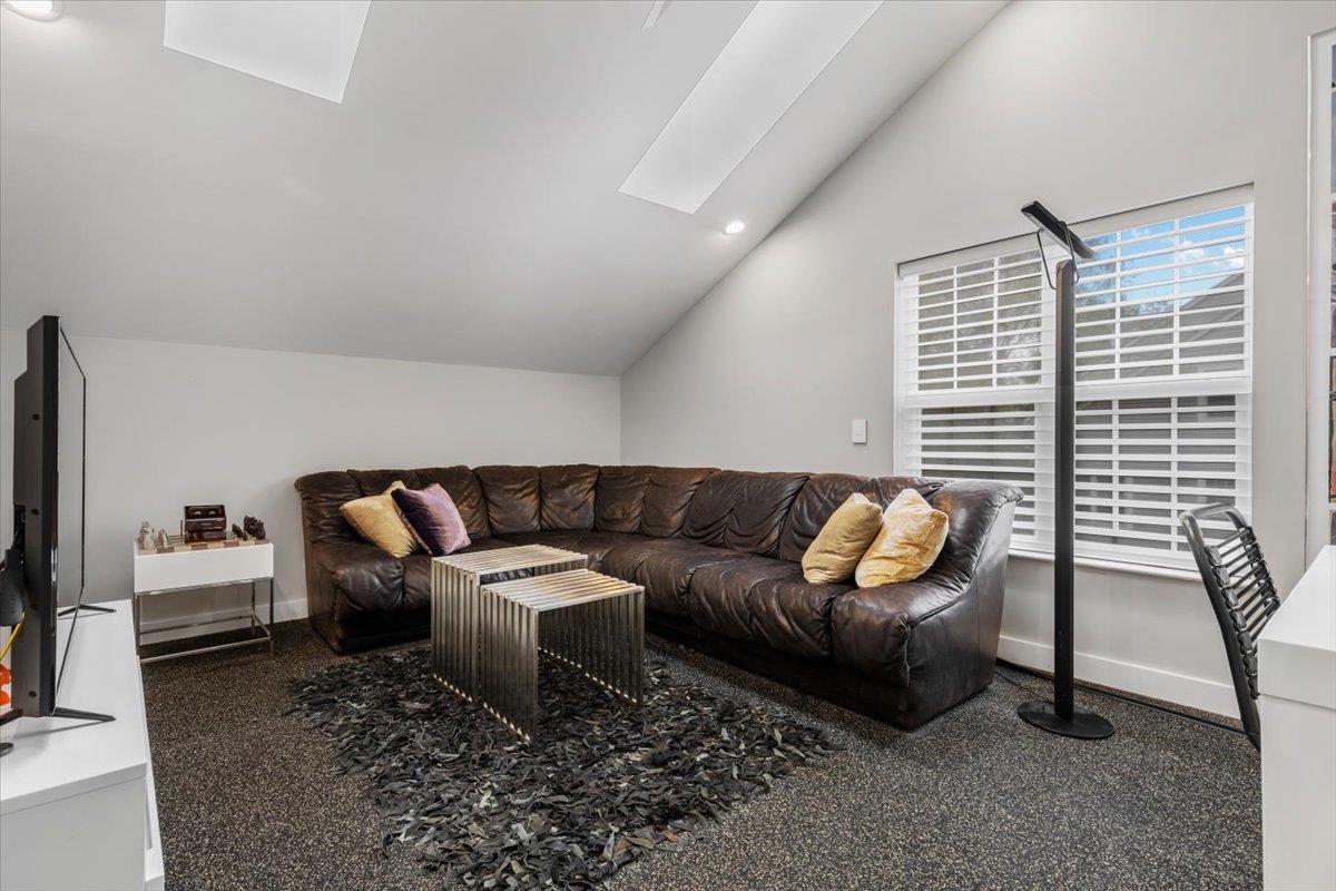 Single Family Roundtop  Westchester County, NY 10710, MLS-854506-18