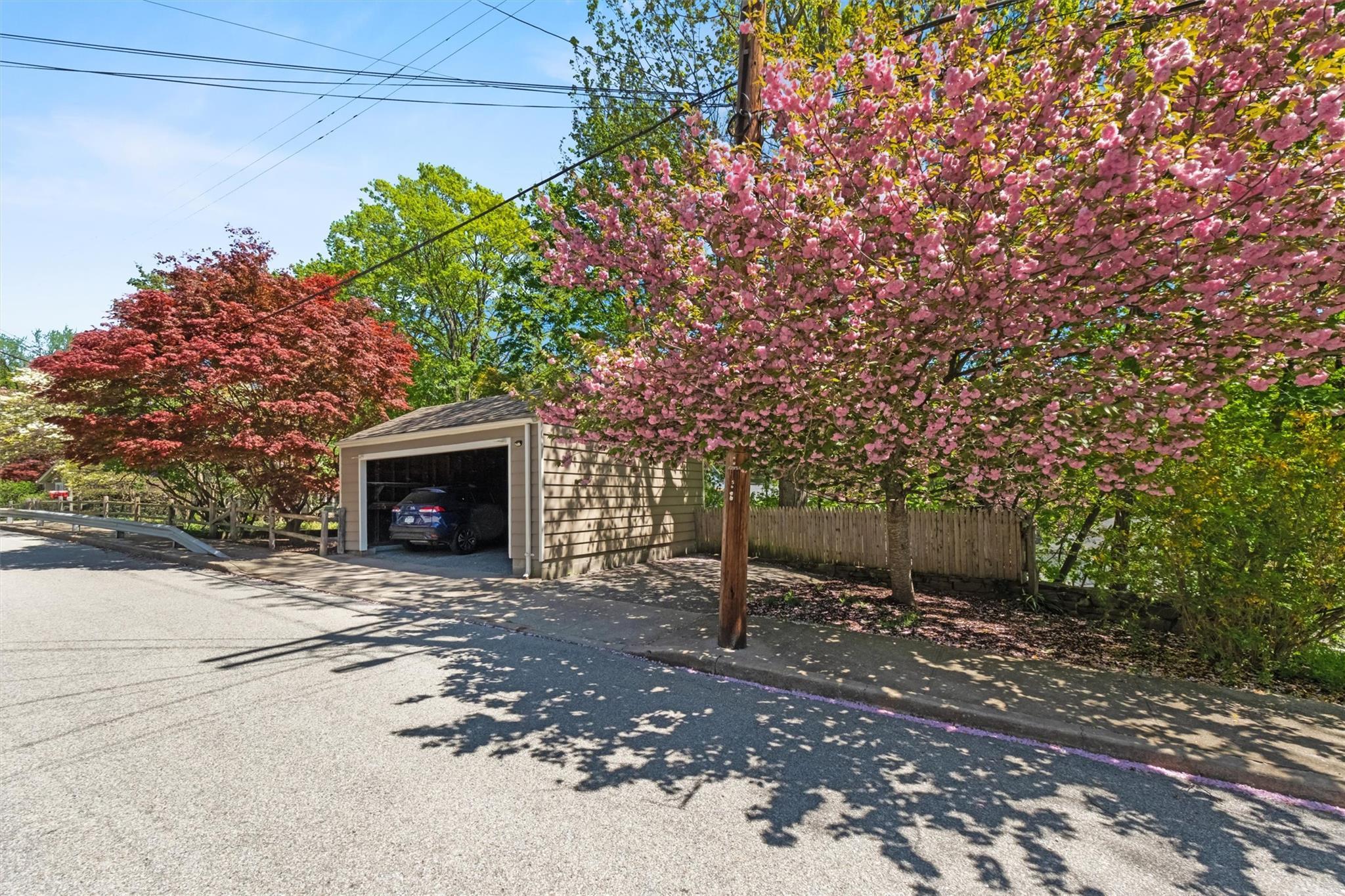 Single Family Terrace  Westchester County, NY 10520, MLS-854529-36