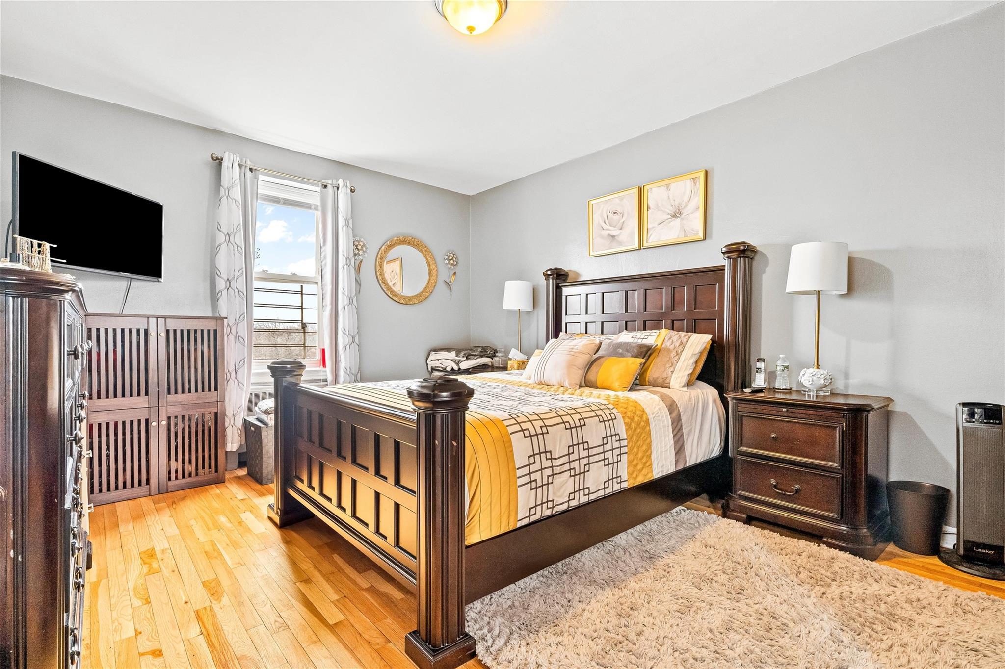 Coop Barnes  Bronx, NY 10462, MLS-854571-23