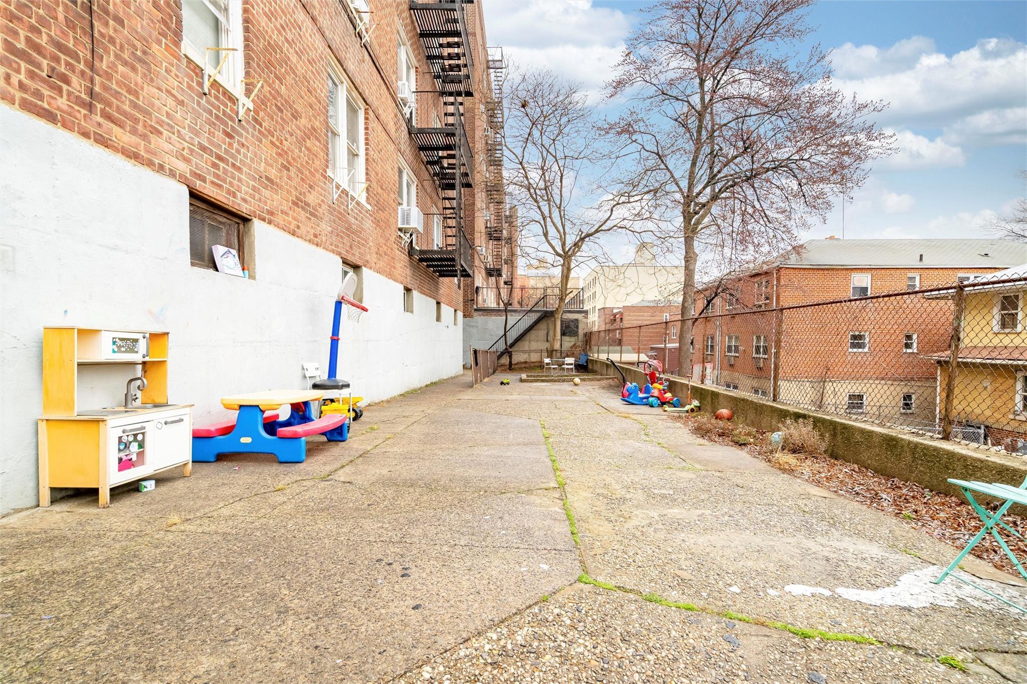 Coop Barnes  Bronx, NY 10462, MLS-854571-29