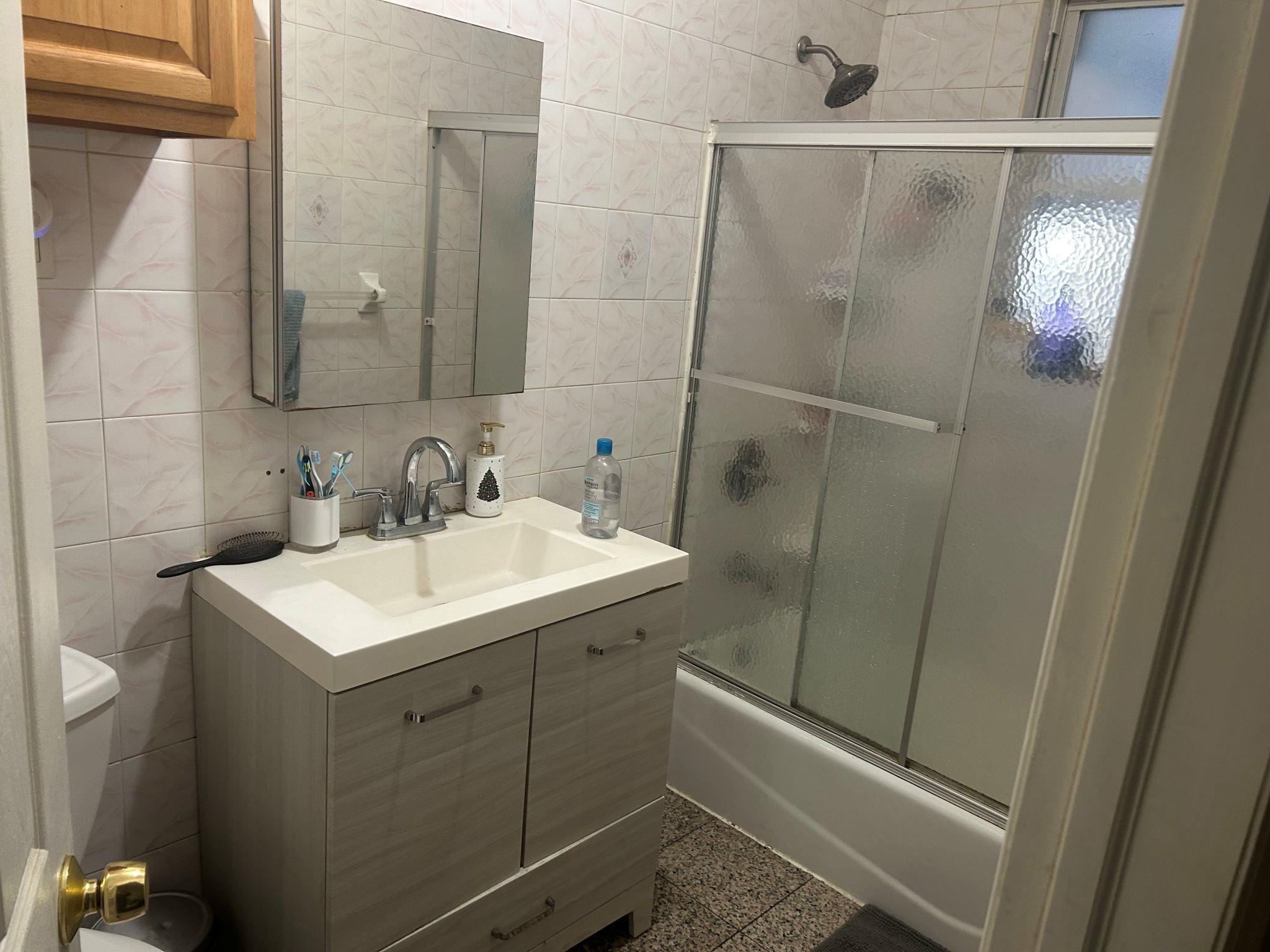 Single Family Thieriot  Bronx, NY 10472, MLS-854578-7