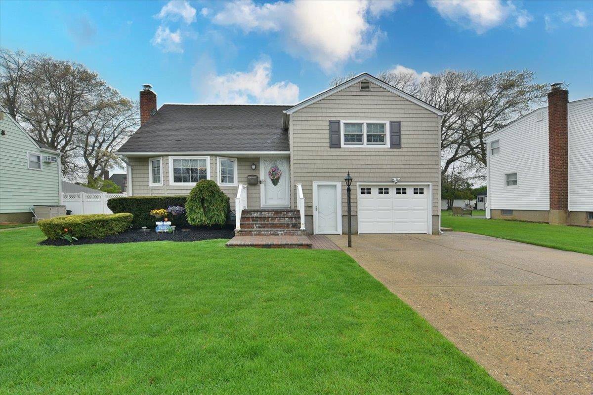 Single Family Park  Nassau County, NY 11762, MLS-854638-2