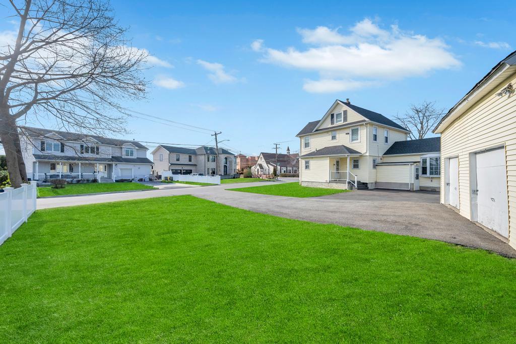 Single Family Central  Nassau County, NY 11714, MLS-854648-42