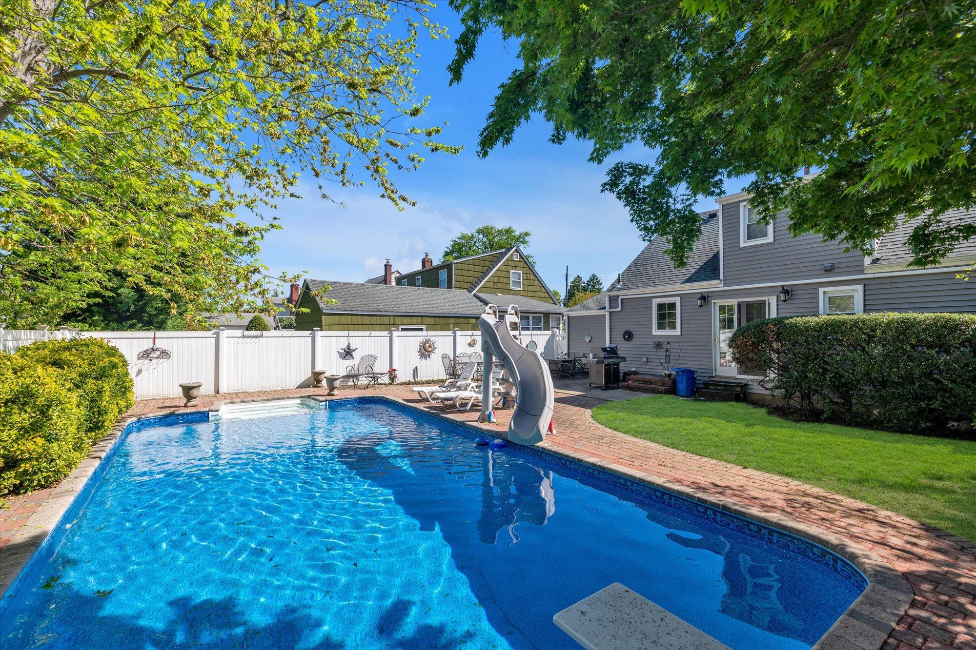 Single Family Westlake  Nassau County, NY 11572, MLS-854666-15