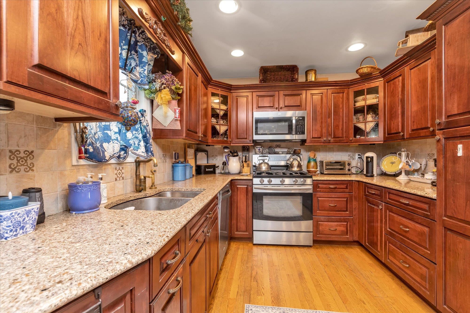 Single Family Westlake  Nassau County, NY 11572, MLS-854666-6