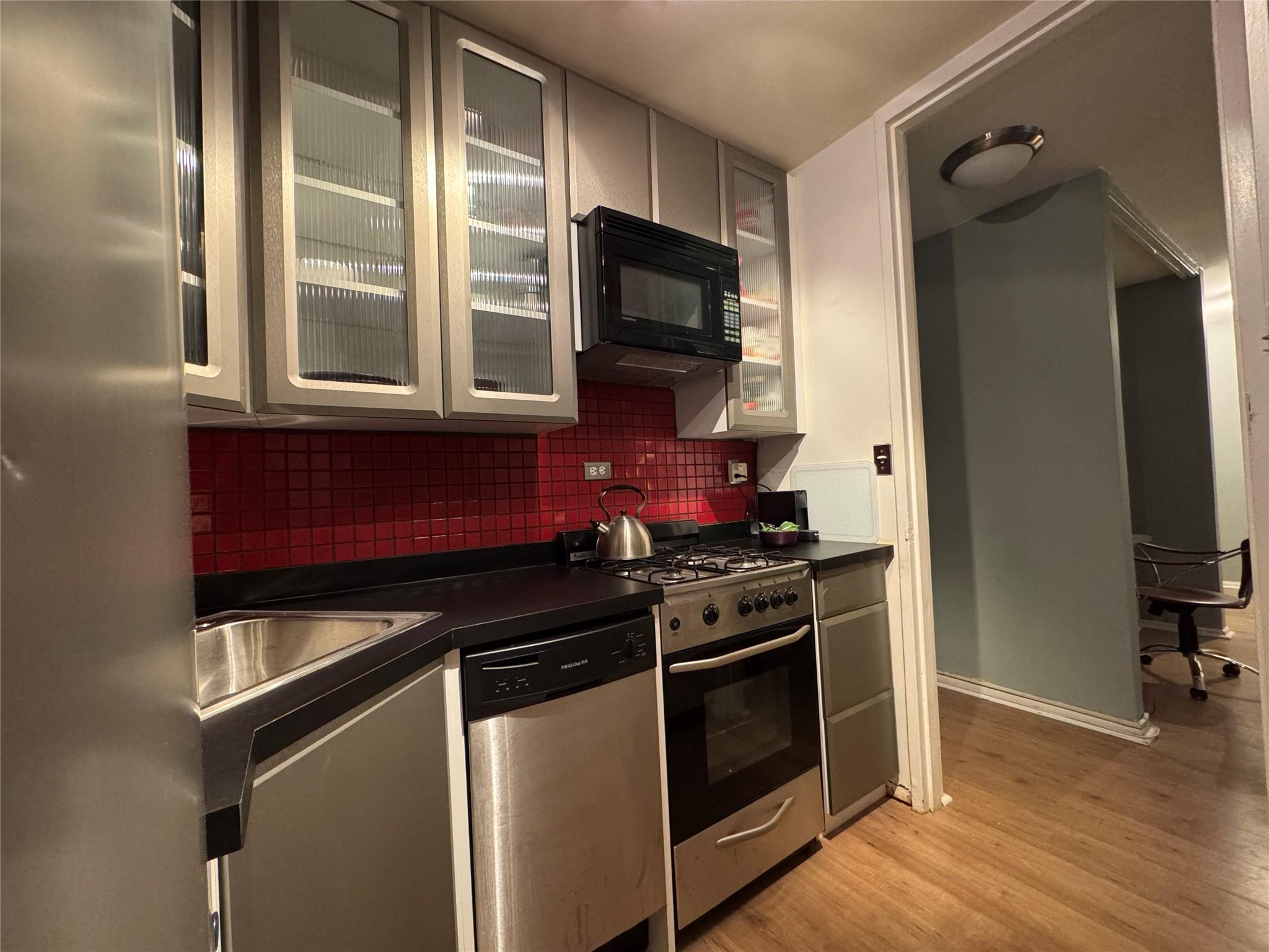 Coop Willoughby Avenue  Brooklyn, NY 11205, MLS-854695-6