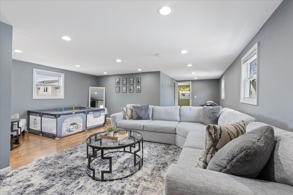 Single Family Cabota  Suffolk County, NY 11726, MLS-854700-13