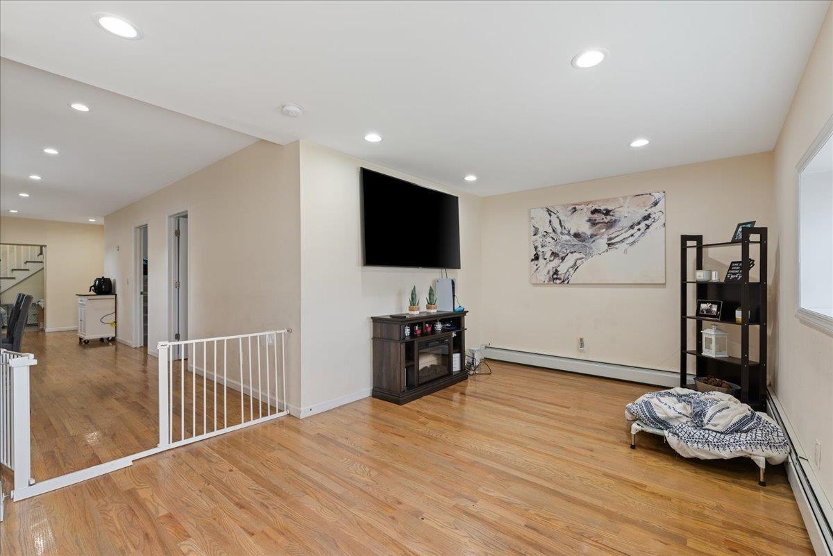 Single Family Cabota  Suffolk County, NY 11726, MLS-854700-2