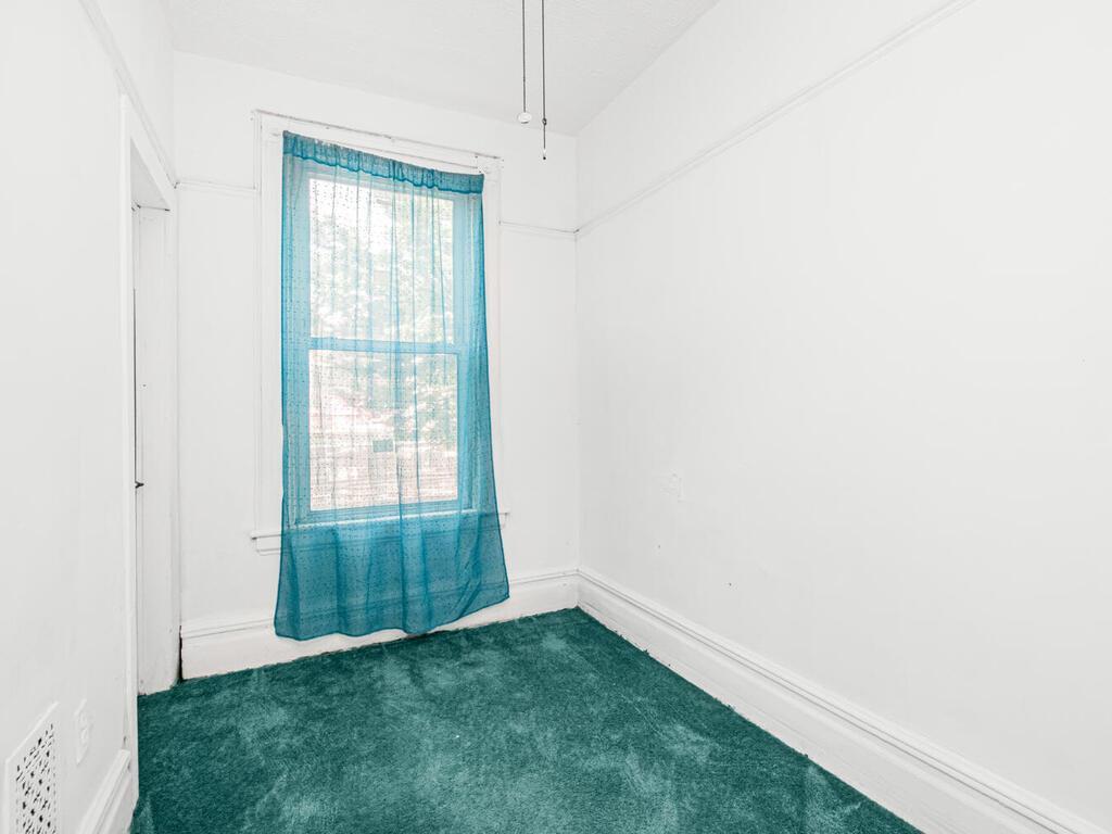 Single Family Park  Bronx, NY 10457, MLS-854706-16