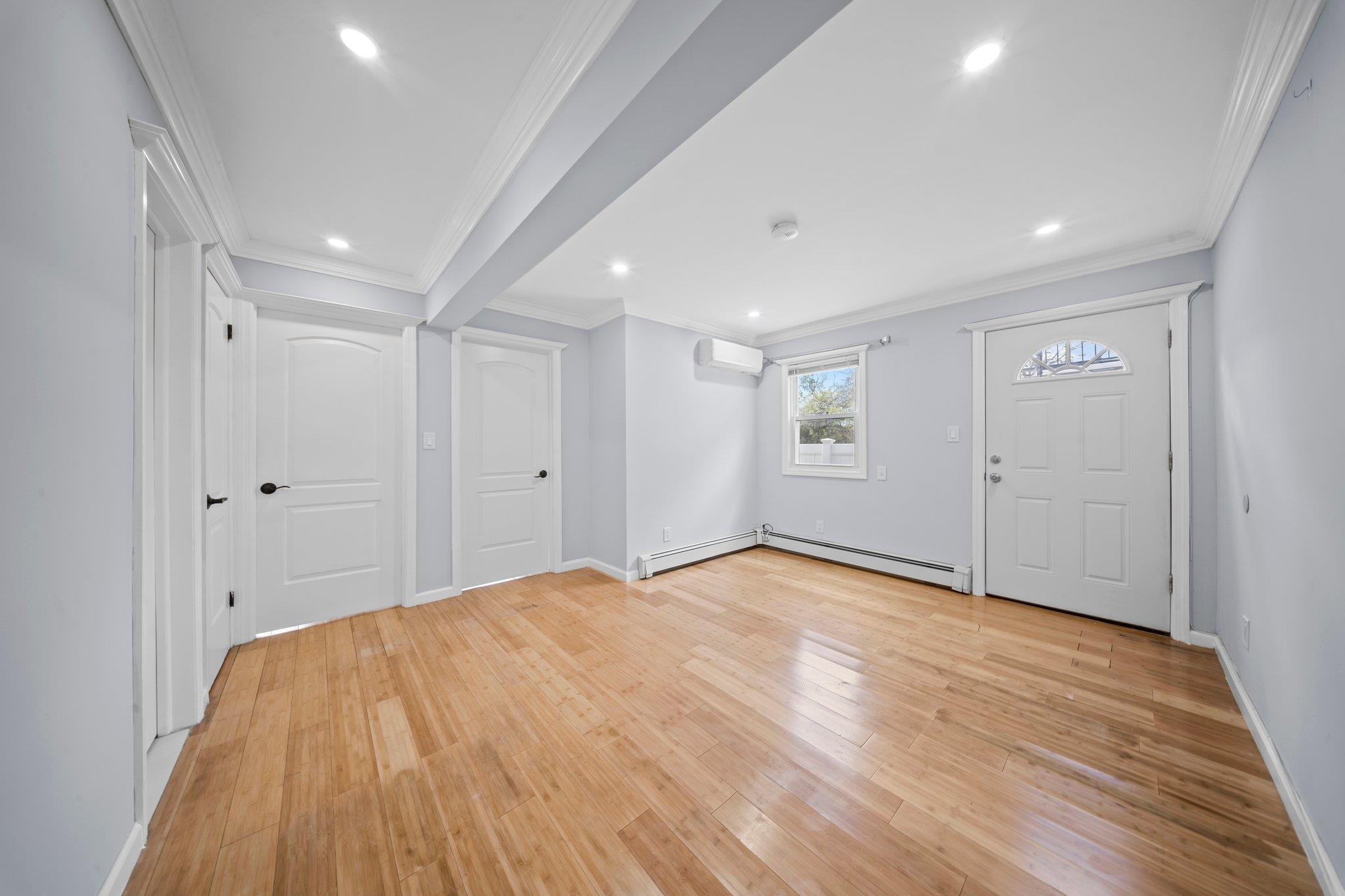 Apartment 138th Rd  Queens, NY 11413, MLS-854722-2