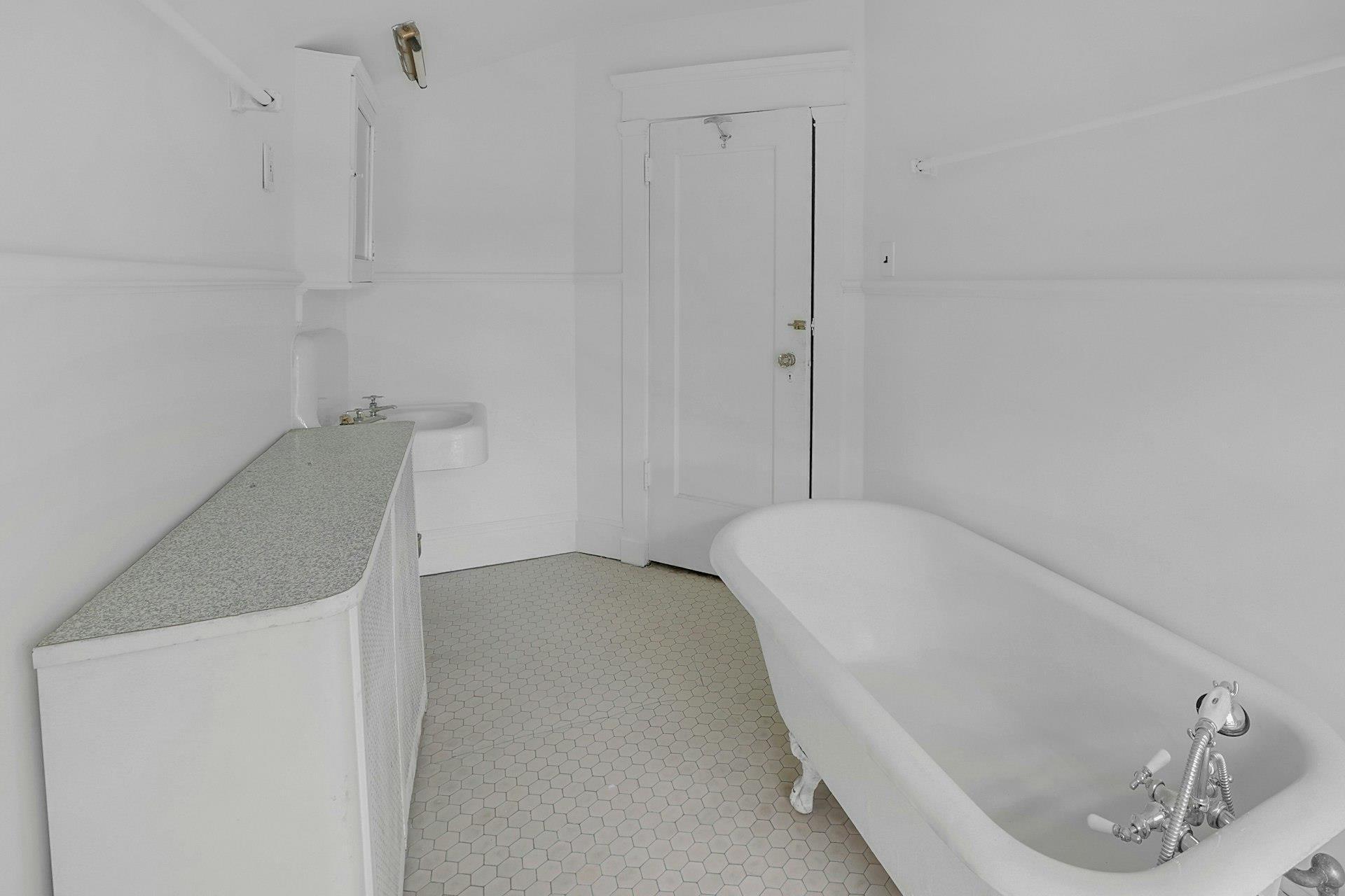 Single Family Sutton Manor  Westchester County, NY 10801, MLS-854741-22