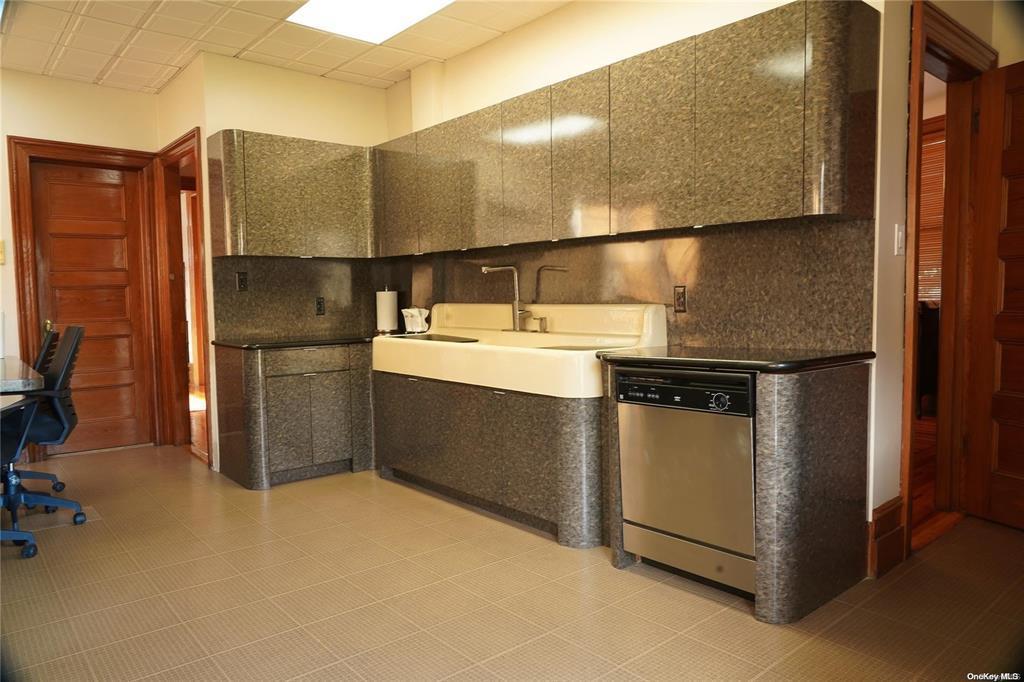 Single Family Beech Court Circle  Queens, NY 11356, MLS-854777-11