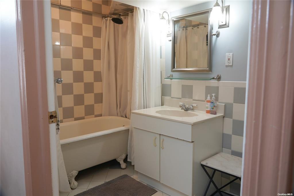 Single Family Beech Court Circle  Queens, NY 11356, MLS-854777-29