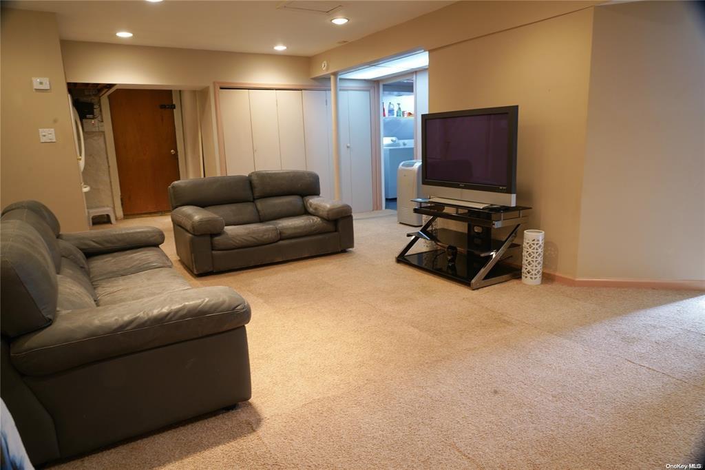 Single Family Beech Court Circle  Queens, NY 11356, MLS-854777-31