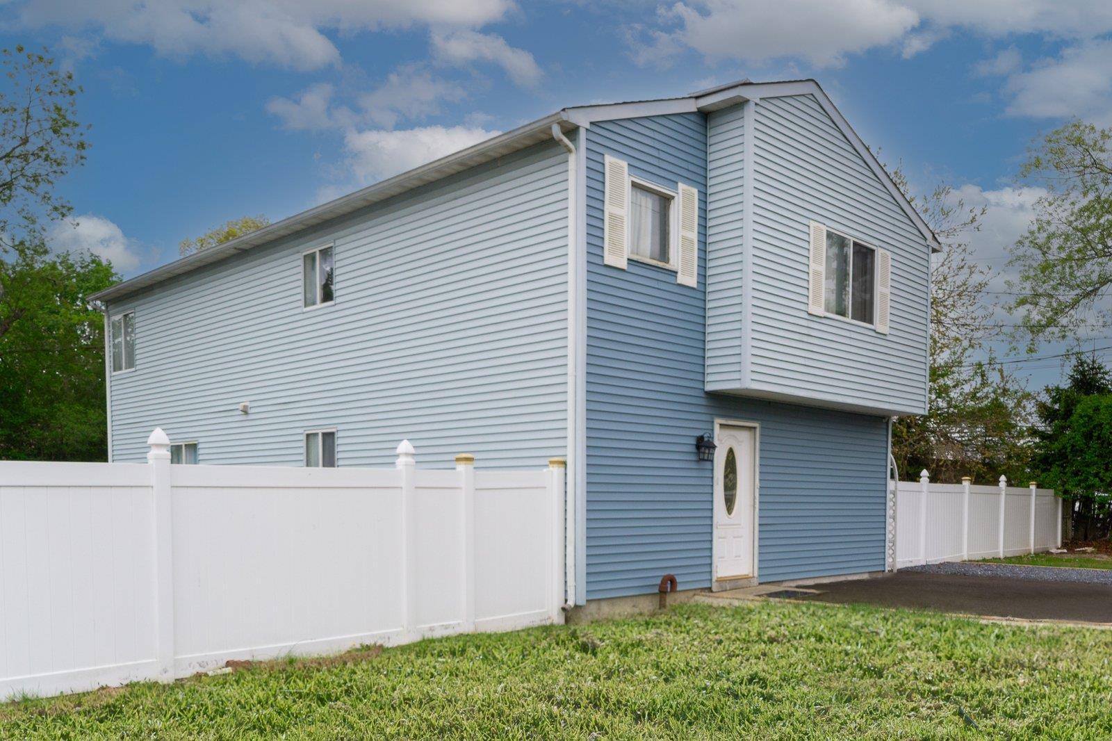 Single Family Terry  Suffolk County, NY 11741, MLS-854817-2